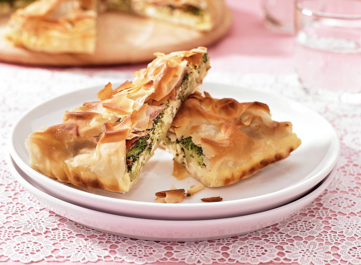 Filodeegtaart met broccoli en serranoham