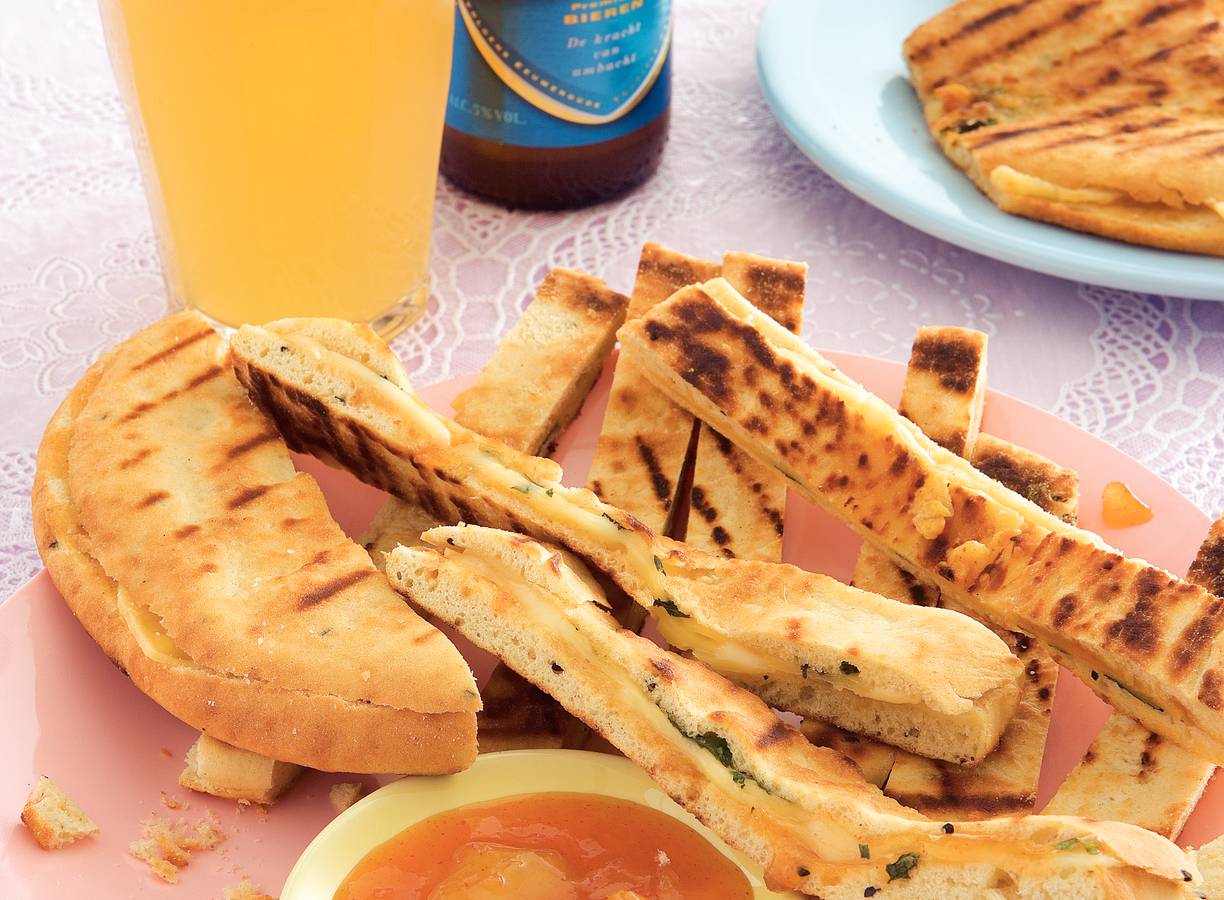 Naanbrood met pikante kaas