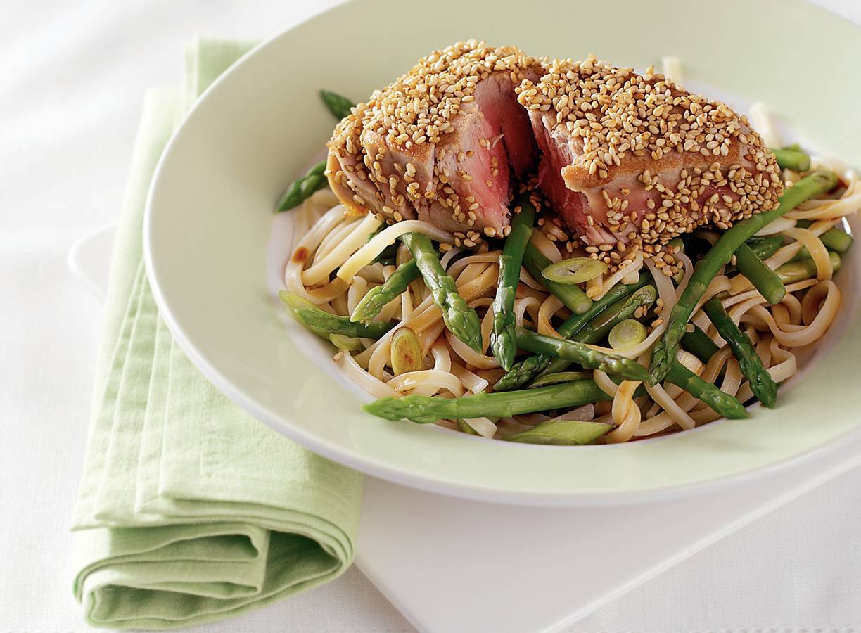 Mie met oosterse tonijn