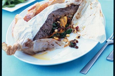 Pakketje met forel en courgette