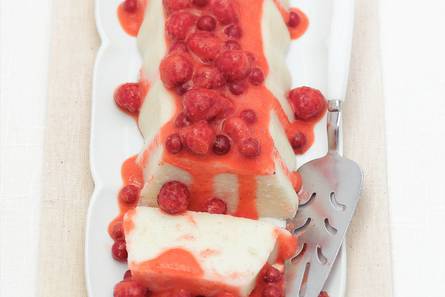 Griesmeelpudding met rood fruit