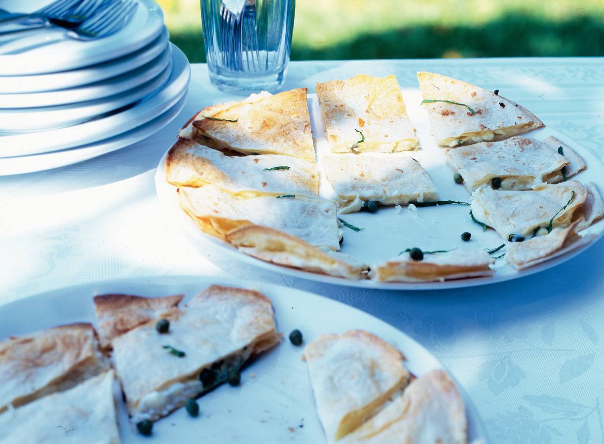 Tortillahapjes met 3 kazen en munt