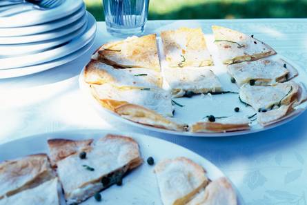 Tortillahapjes met 3 kazen en munt