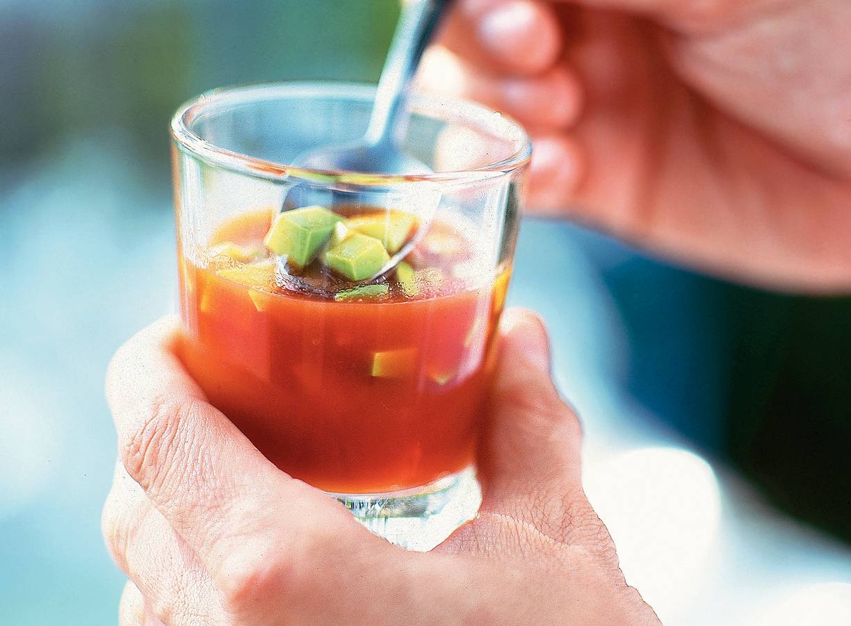 Koude tomatensoep met avocado