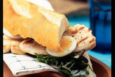 Stokbroodje gegrilde kalkoenfilet