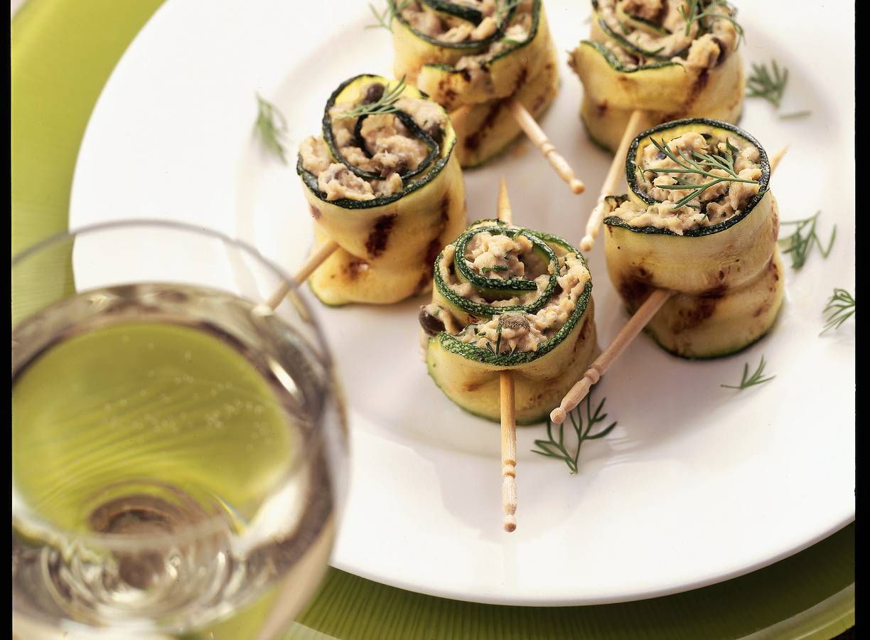 Courgetterolletjes met tonijn