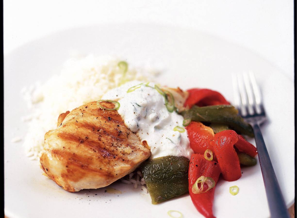 Gegrilde kipfilet met Griekse yoghurt en paprika