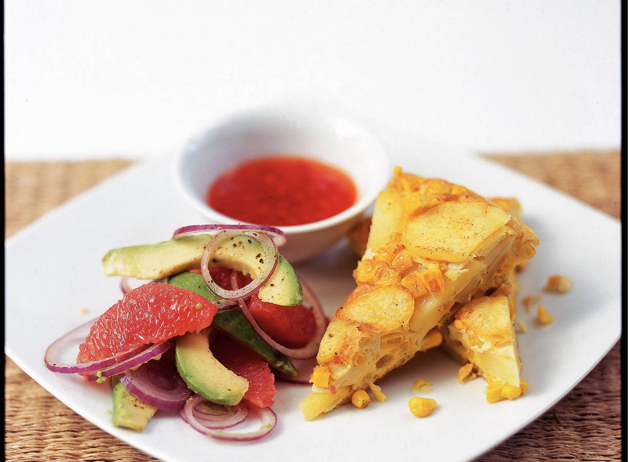 Maïstortilla met avocadosalade
