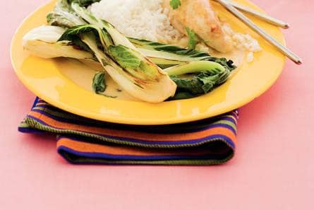 Kipfilet met paksoi en gember