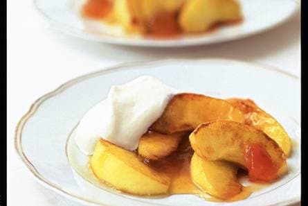Gebakken appeltjes met abrikozenjam