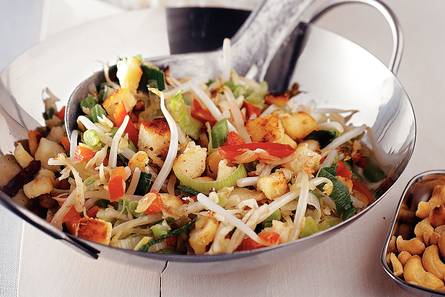 Vegetarische wokschotel met cashewnoten