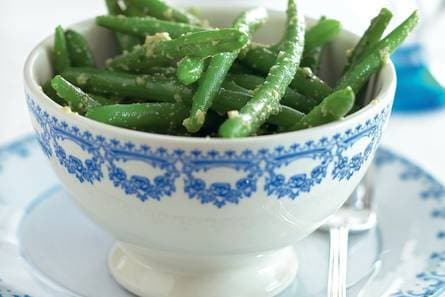 Sperziebonen met hazelnootdressing