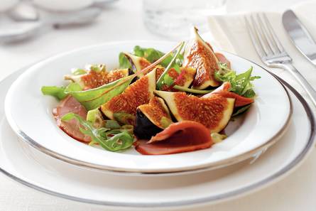 Salade met gerookte eendenborstfilet en vijgen