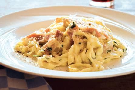 Romige tagliatelle met spekjes