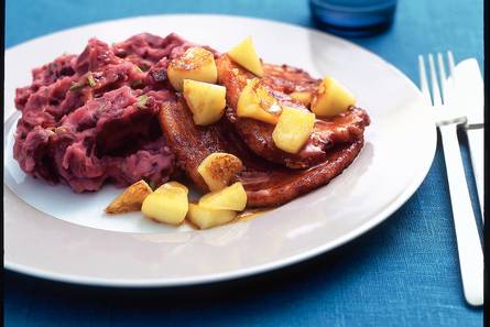 Gemarineerde speklapjes met bietenpuree