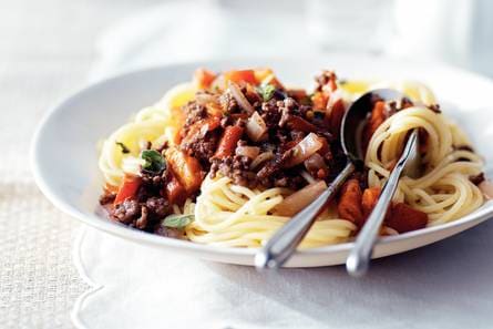 Spaghetti met rode wijn-gehaktsaus