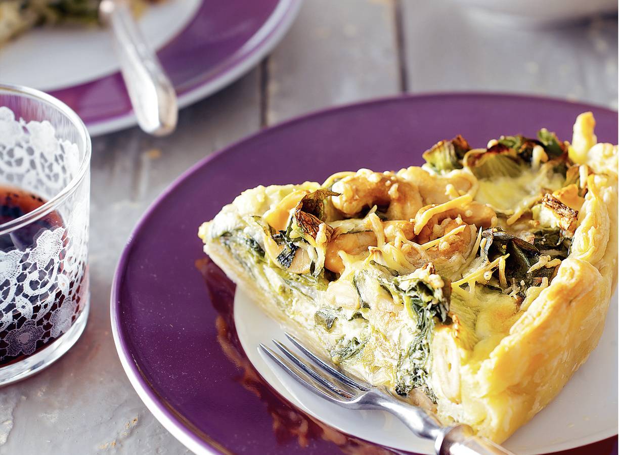 Andijvietaart met cashewnoten