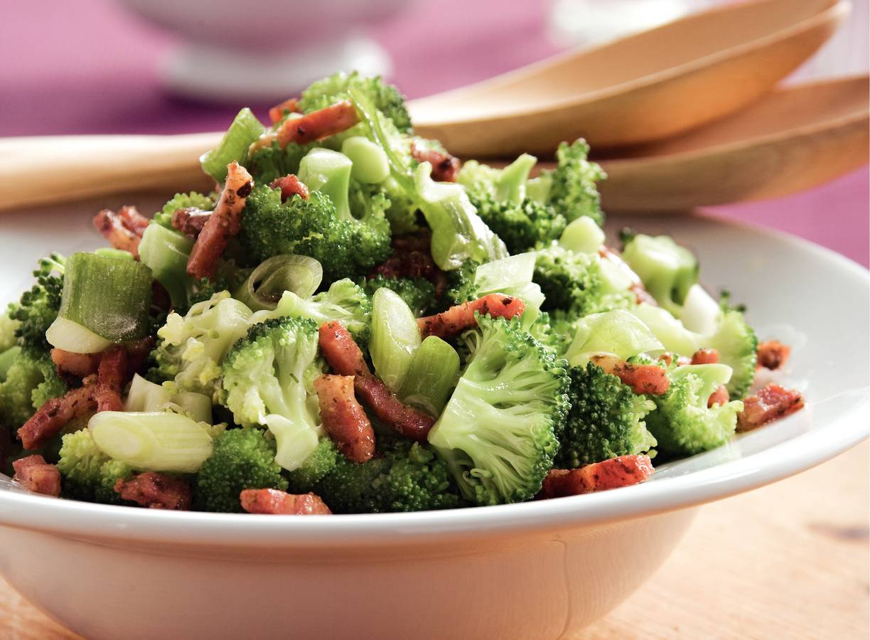 Broccolisalade met warme vinaigrette