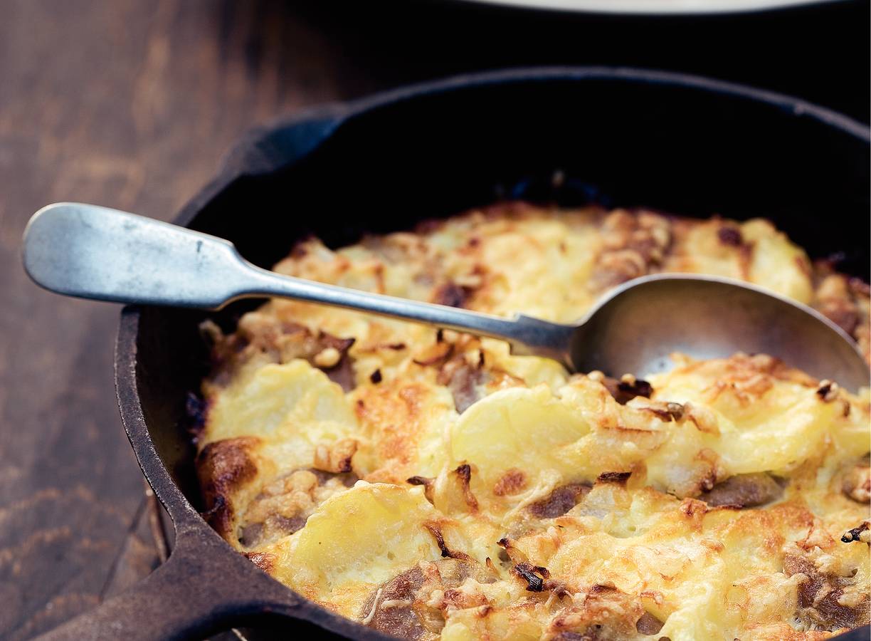 Aardappel-braadworstgratin