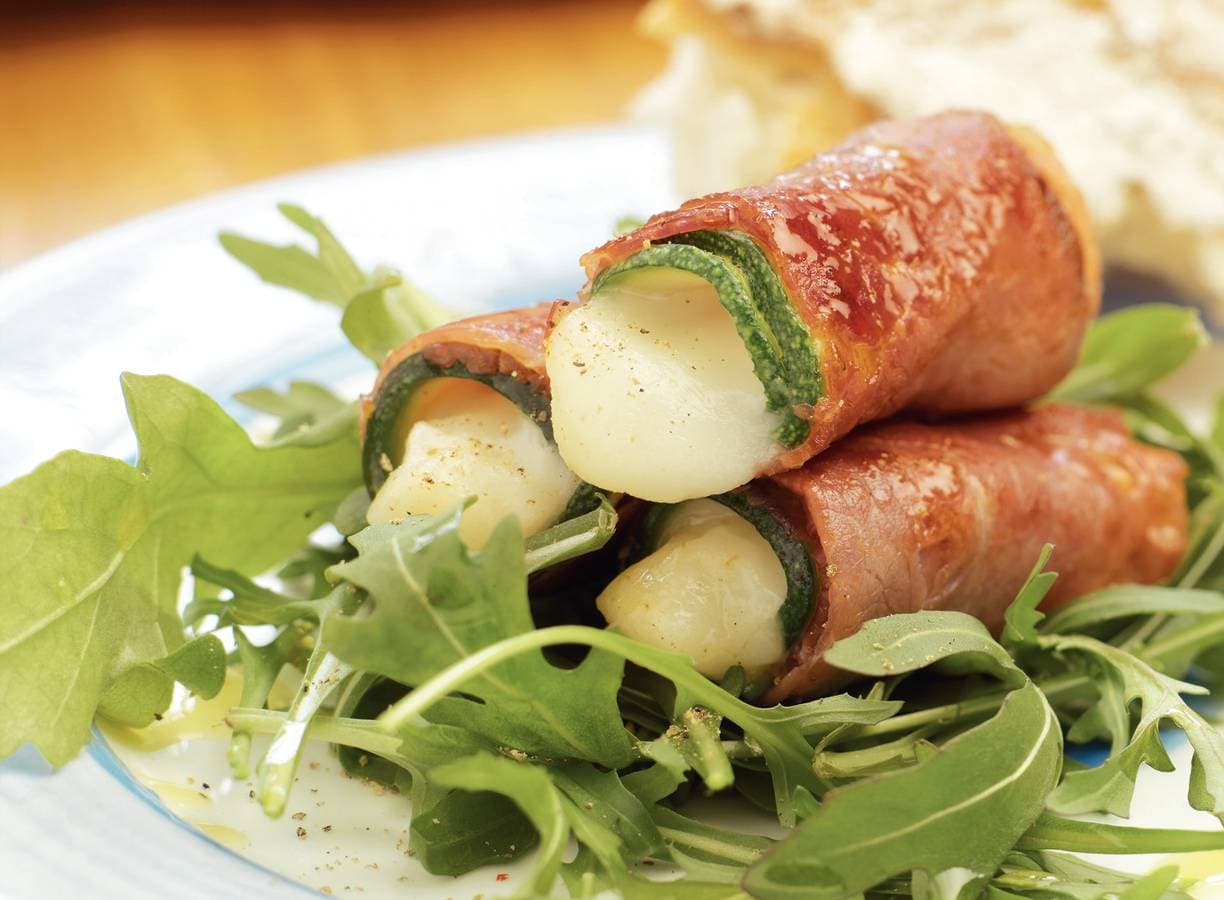 Geitenkaasrolletjes met rookvlees