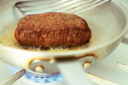 Stap-voor-stap biefstuk bakken (met jus!)