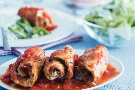 Schnitzelrolletjes met tomatensaus