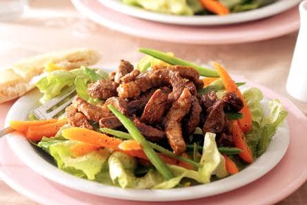 Lauwwarme salade met lamsshoarma