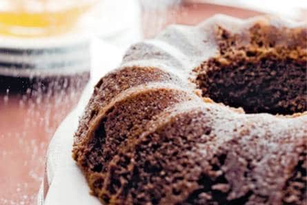 Chocoladepudding uit de oven met sinaasappelsaus