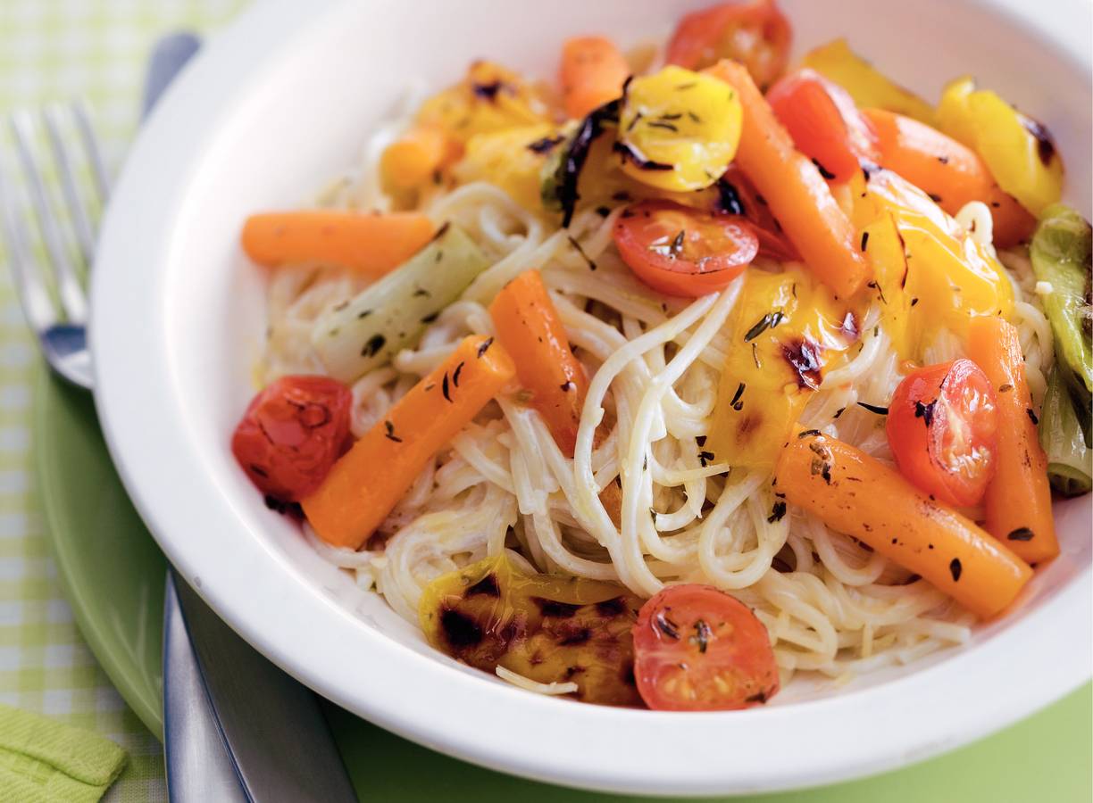 Romige spaghetti met voorjaarsgroenten