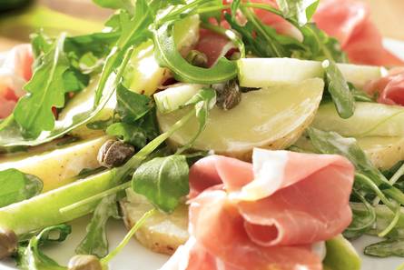 Aardappelsalade met rucola en Parmaham