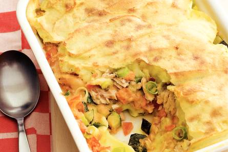 Visschotel met aardappelpuree