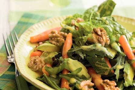 Salade met wortel en noten