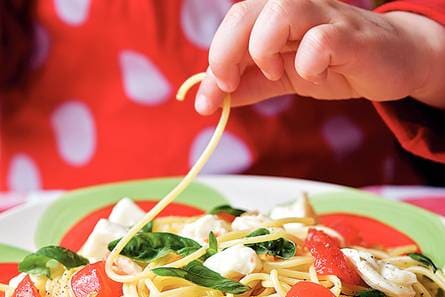 Spaghetti met tomaat en mozzarella