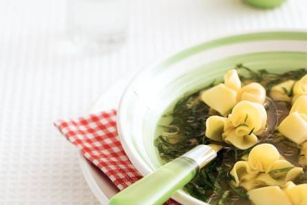Citroenbouillon met gevulde pasta