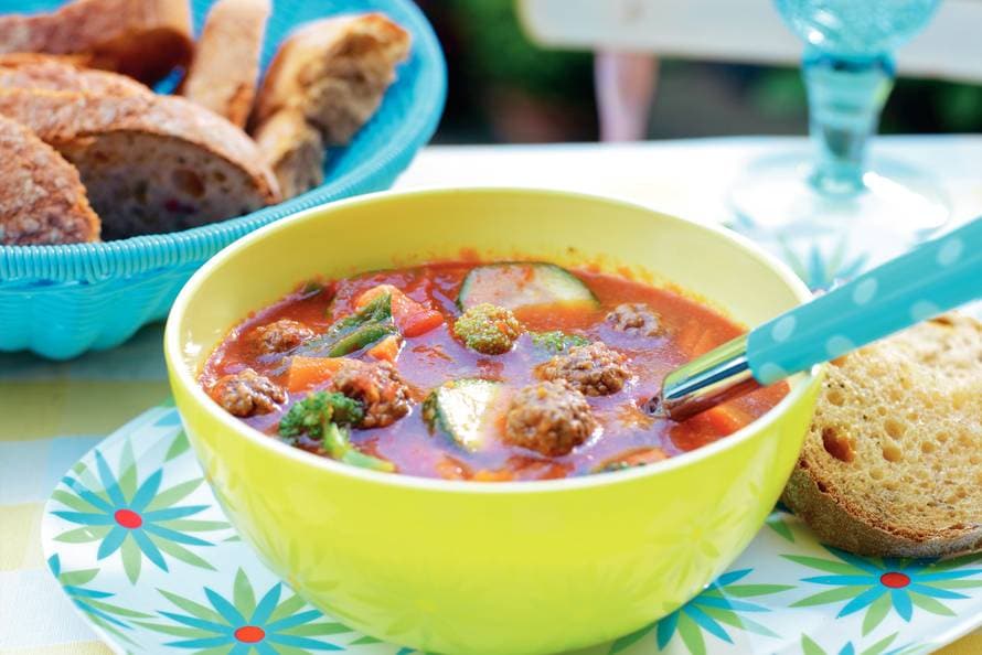 Groentesoep met gehaktballen