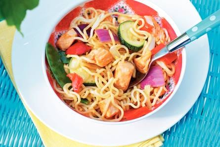 Japanse wokschotel met zalm
