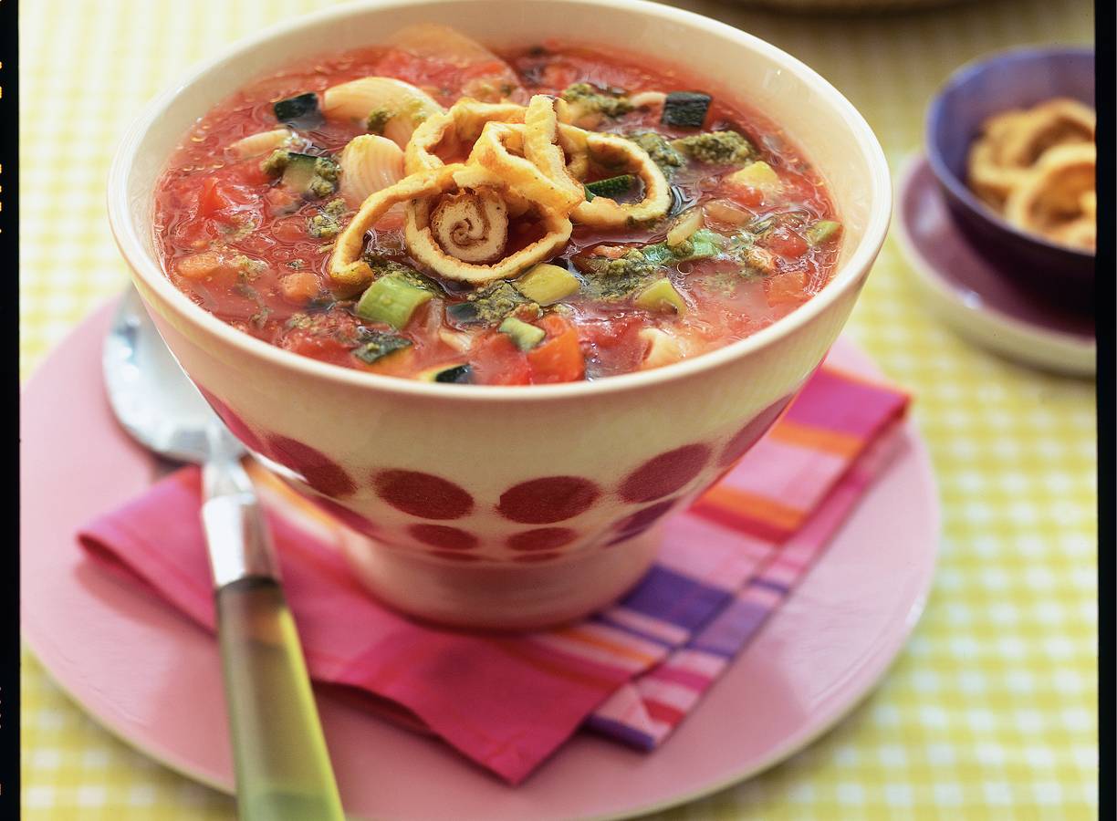 Italiaanse tomatensoep met omelet