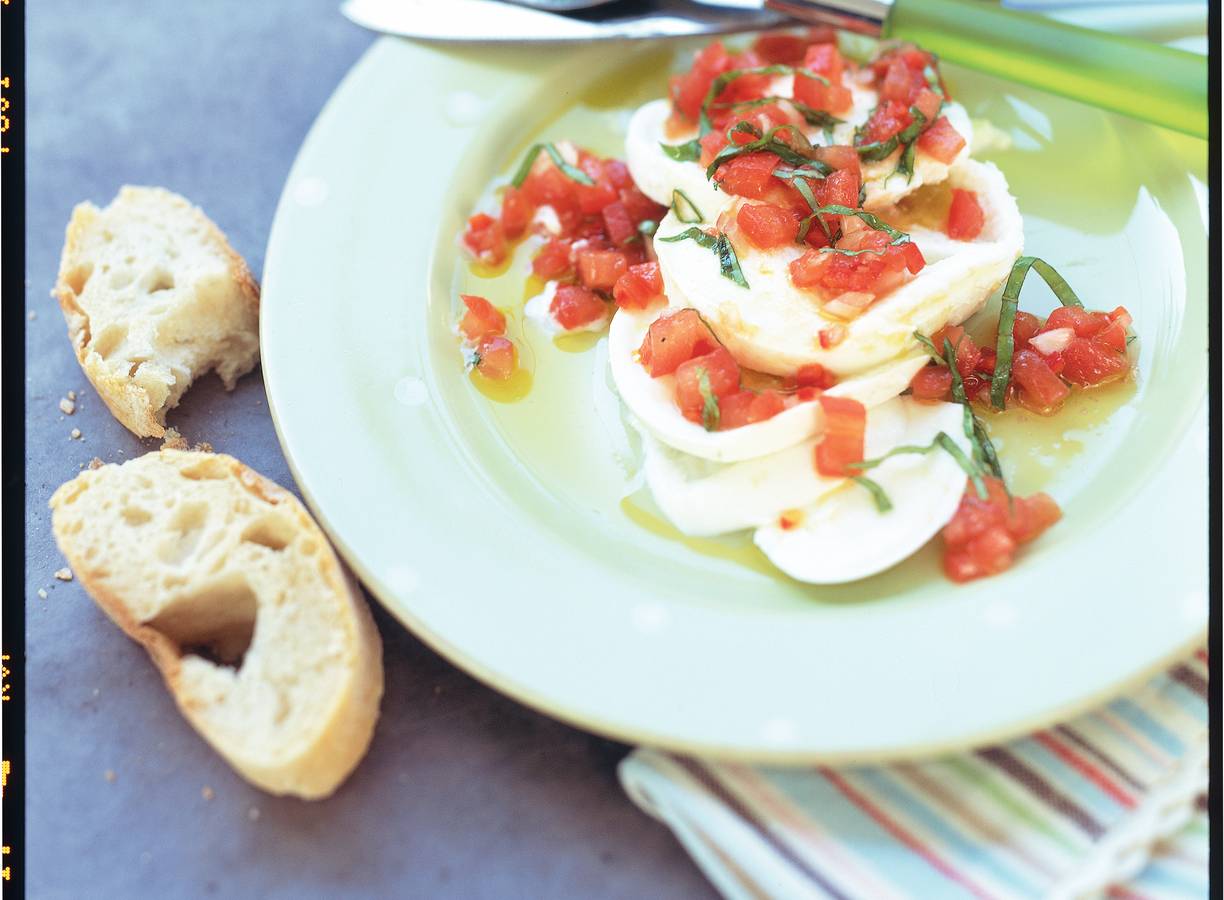 Mozzarella met pittige tomatensaus