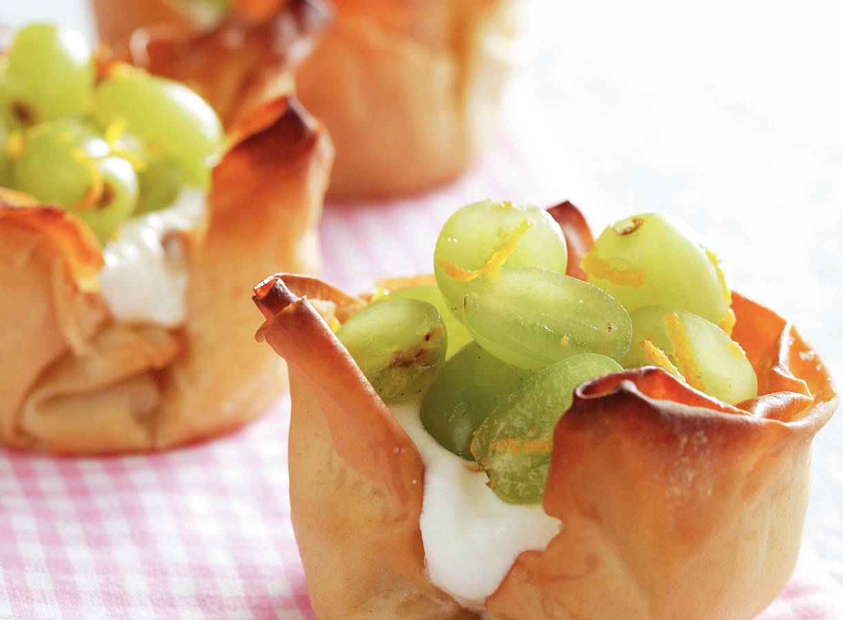 Filodeegtaartjes met druivensalsa