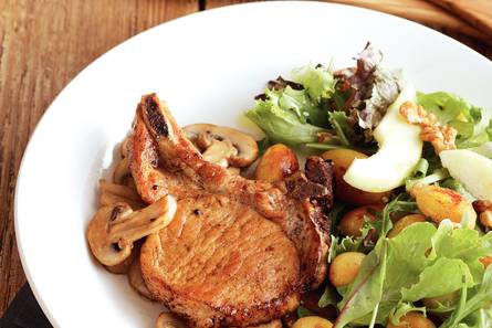 Karbonade en herfstsalade met peer