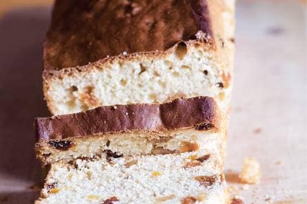Grootmoeders krentenbrood (feestbrood)