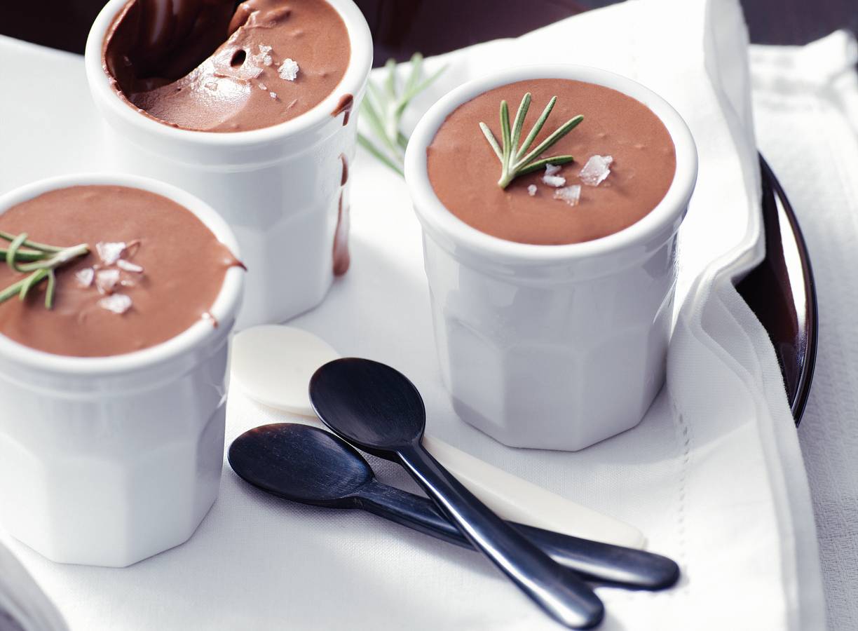 Chocolademousse met rozemarijn