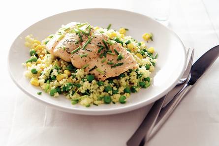 Gestoomde zalm met citruscouscous