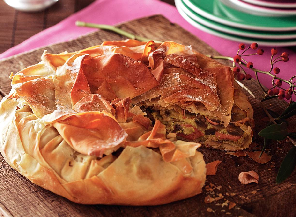 Krokante champignontaart met gerookte kip