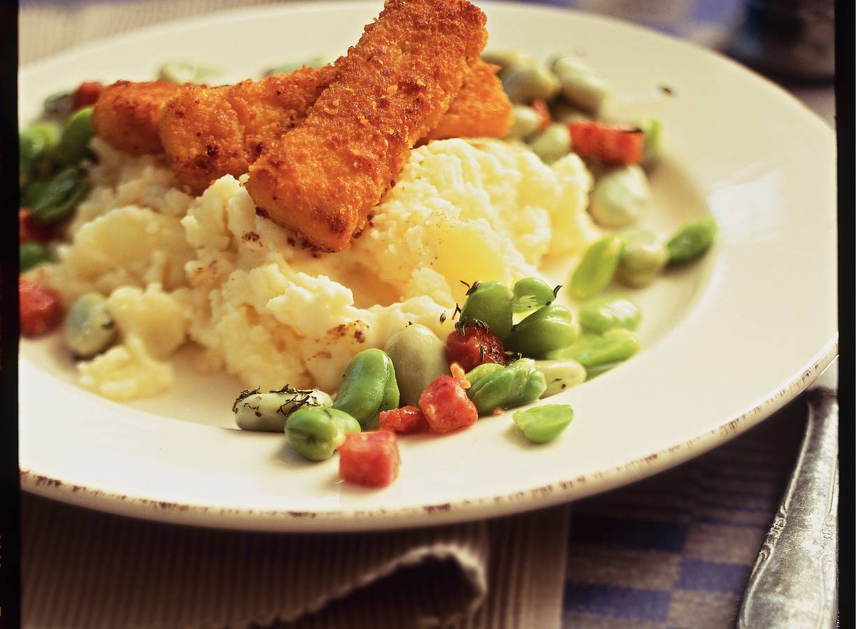 Tuinbonen met puree en vissticks