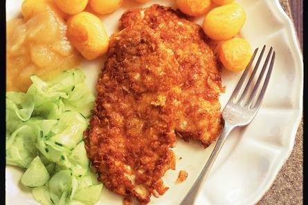 Knapperige kipfilet met een korstje van cornflakes