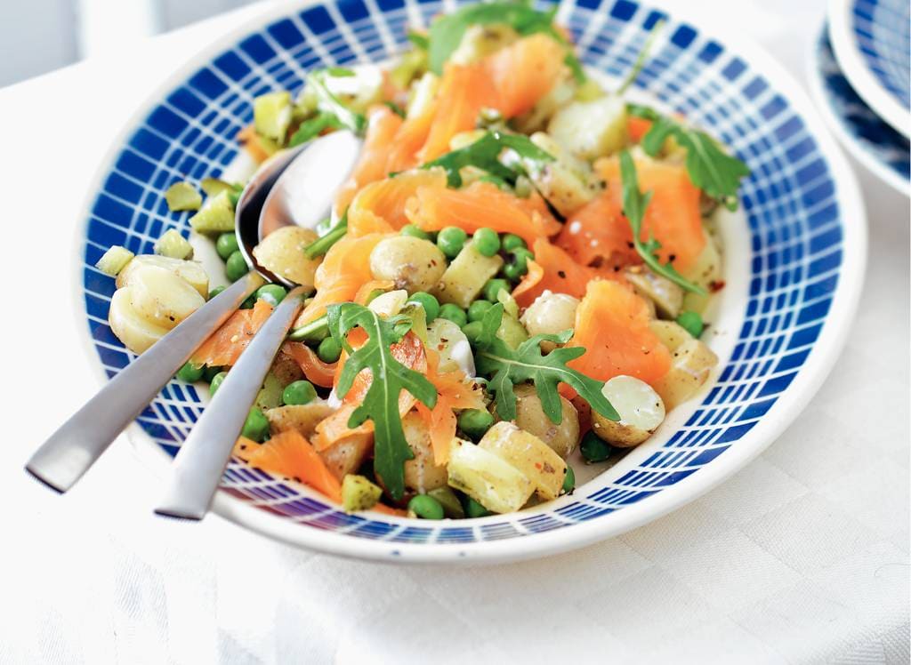 Lauwwarme aardappelsalade met gerookte zalm - Albert Heijn