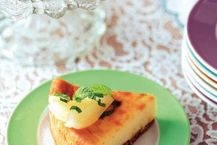 Witte chocolade-perencheesecake