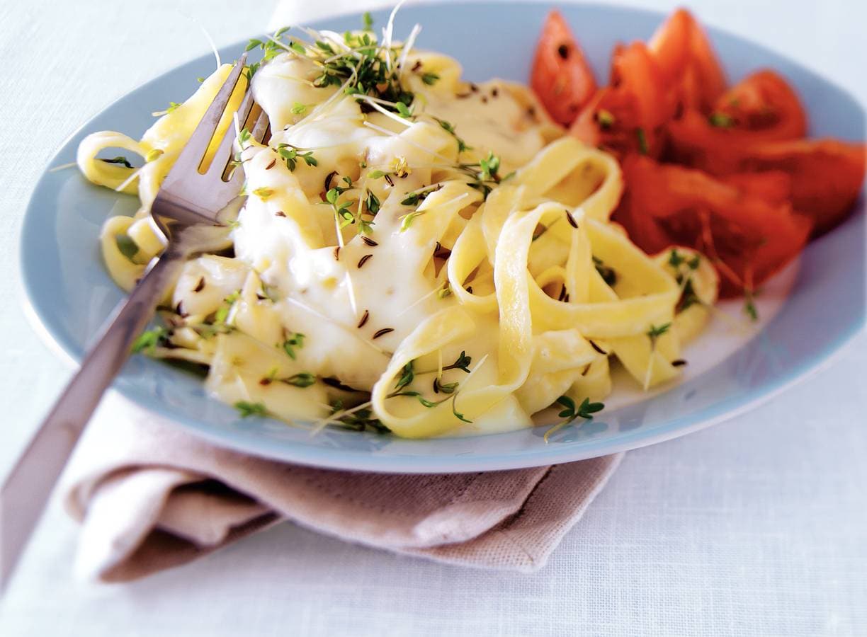 Tagliatelle met kruidige kaassaus