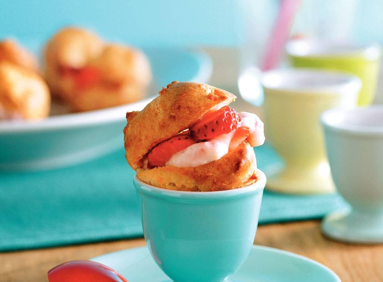 Soesjes met aardbeiengemberroom